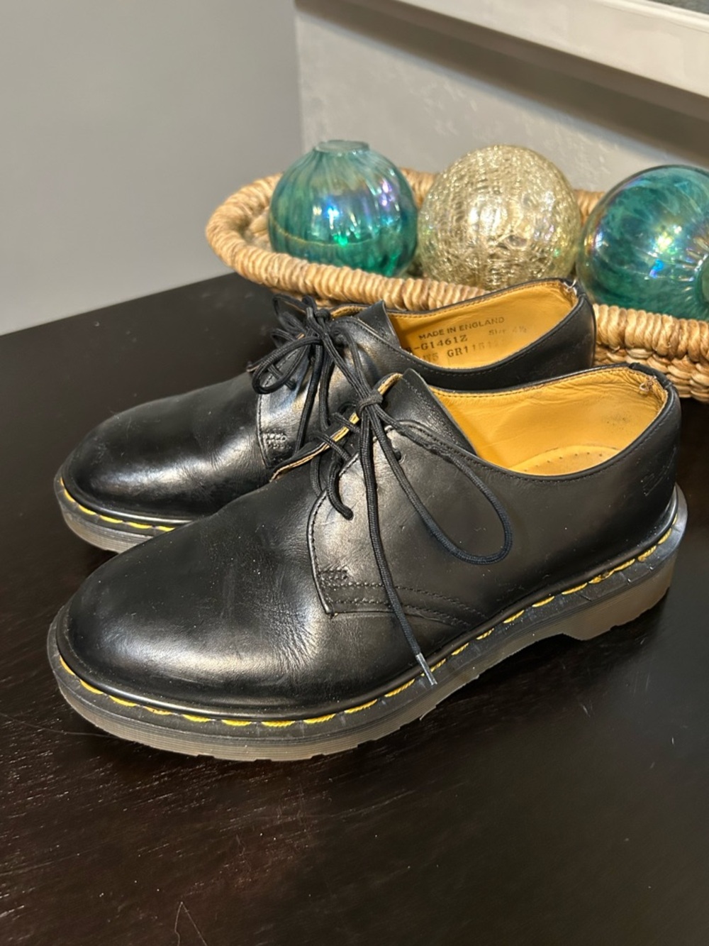 DOC DR MARTENS Vintage Made In England Black Oxford Shoes